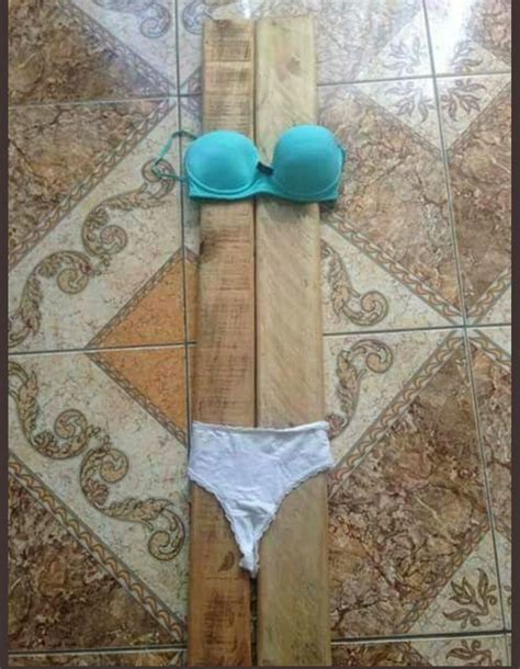 tabla con bikini